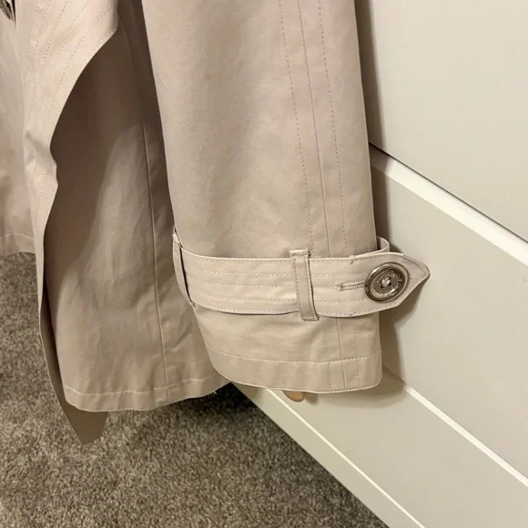 Misses MICHAEL Michael Kors Classic Tan Trench Coat, size Small, NWOT - Picture 3 of 5